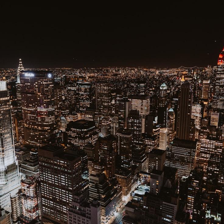 Parents evaluating schools in Italy